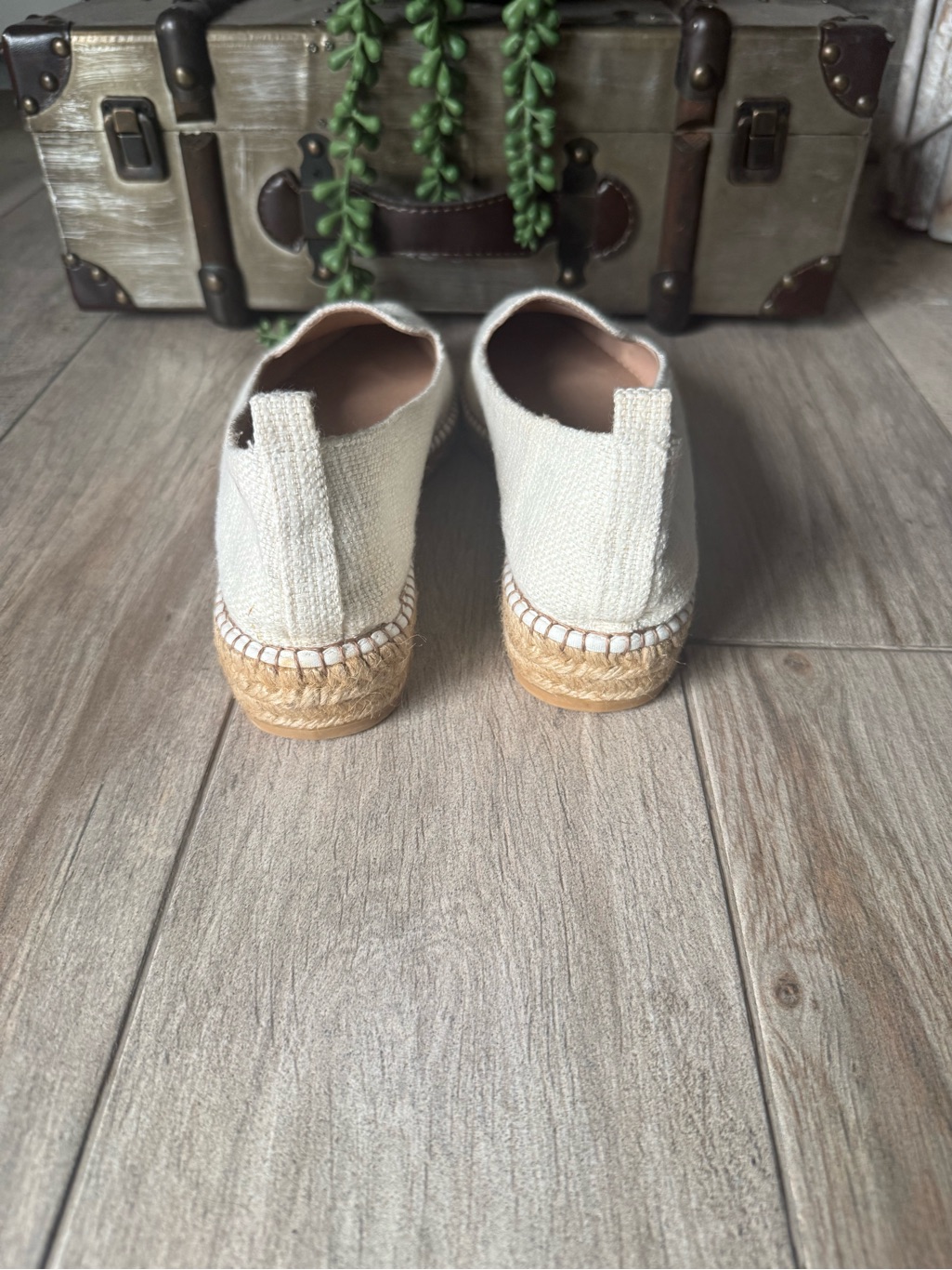 Viscata Barcelona Palafrugell Linen Espadrilles Ivory Flats — image 4 of 5
